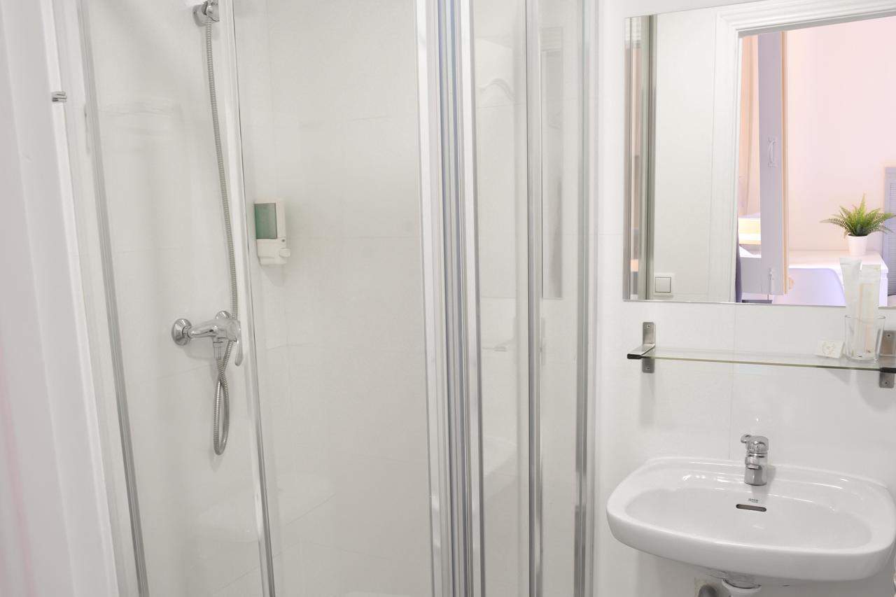 מדריד Hostal Guestped מראה חיצוני תמונה